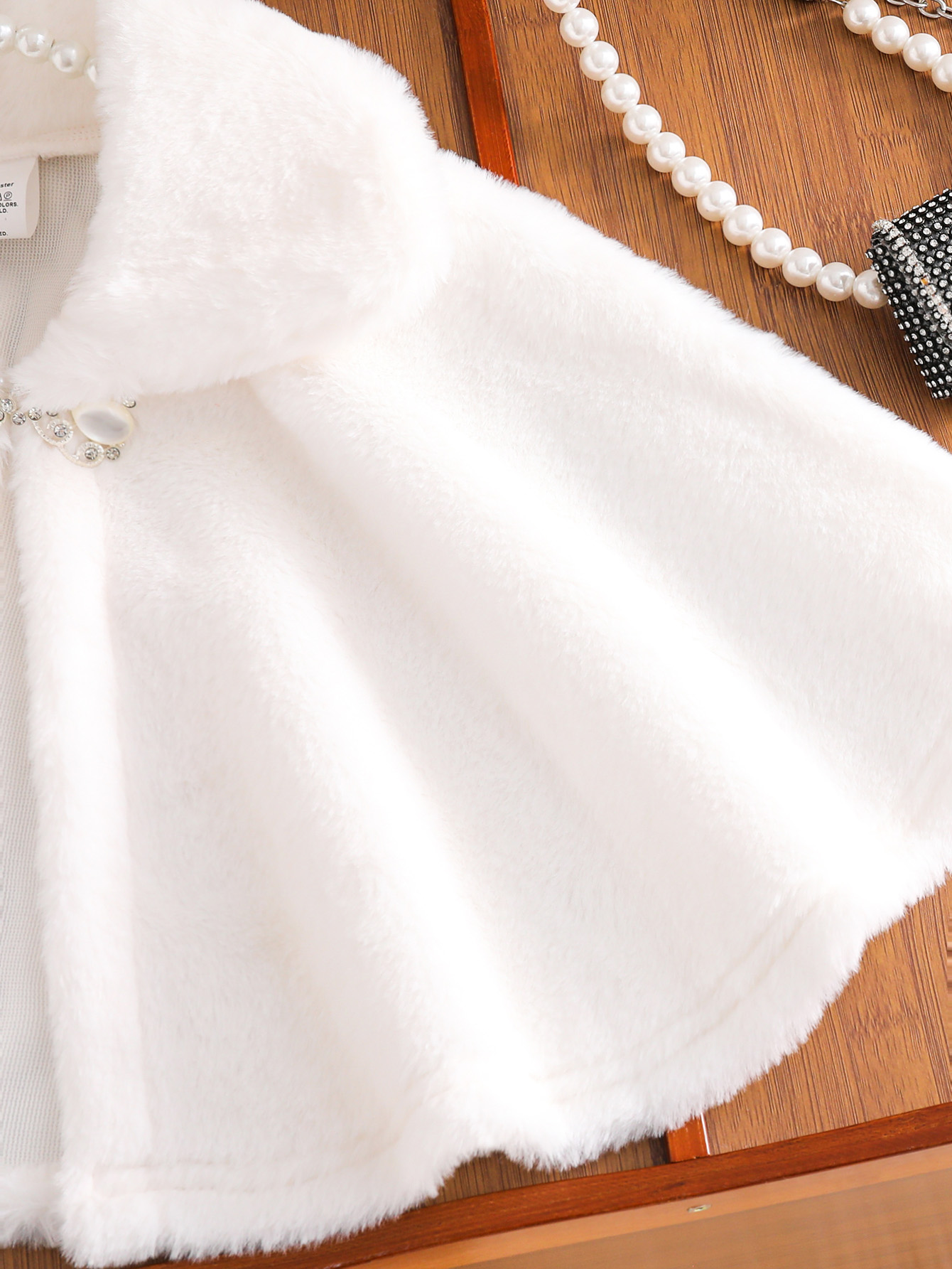 A Warm White Princess Shawl Ca - огляд і ціна Winter Clothing Activity
